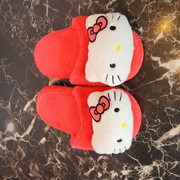 Hello Kitty slippers kids size 12-13 - Picture 2 of 3